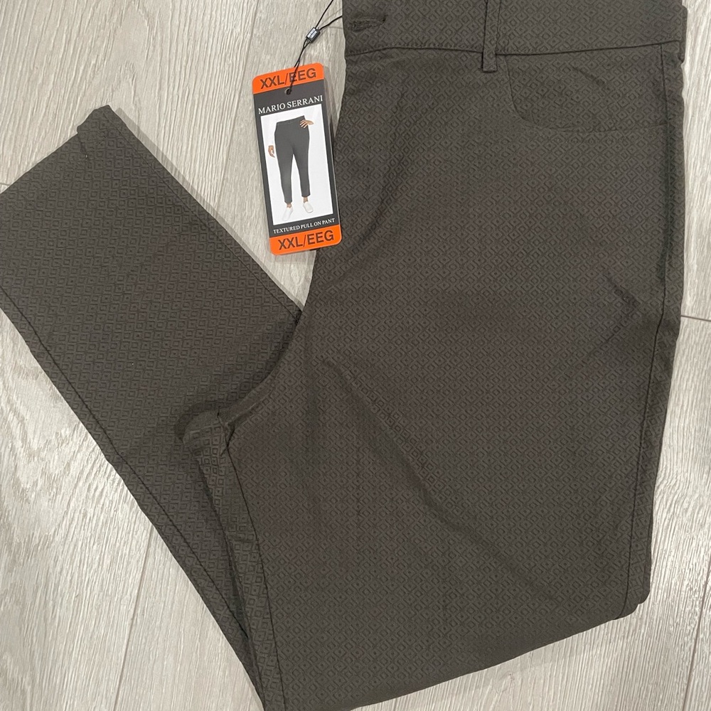 Mario Serrani women’s Charcoal Textured Dress Pants